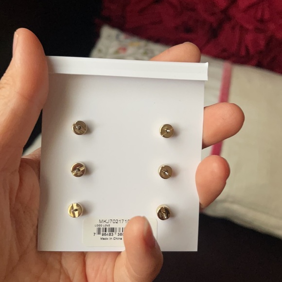 Michael Kors LOGO Heart Stud 3 Pair Set Earrings - Picture 5 of 8